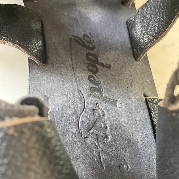 Free People Charcoal Grey Suede
Bohemian Sun Seeker Sandals Size 37 EUC - Picture 11 of 13